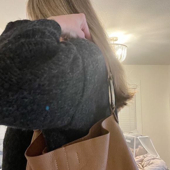 Beautiful, daily go to brown leather bag from Argentina store. - Picture 4 of 9